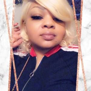 Meet your Posher, Monique